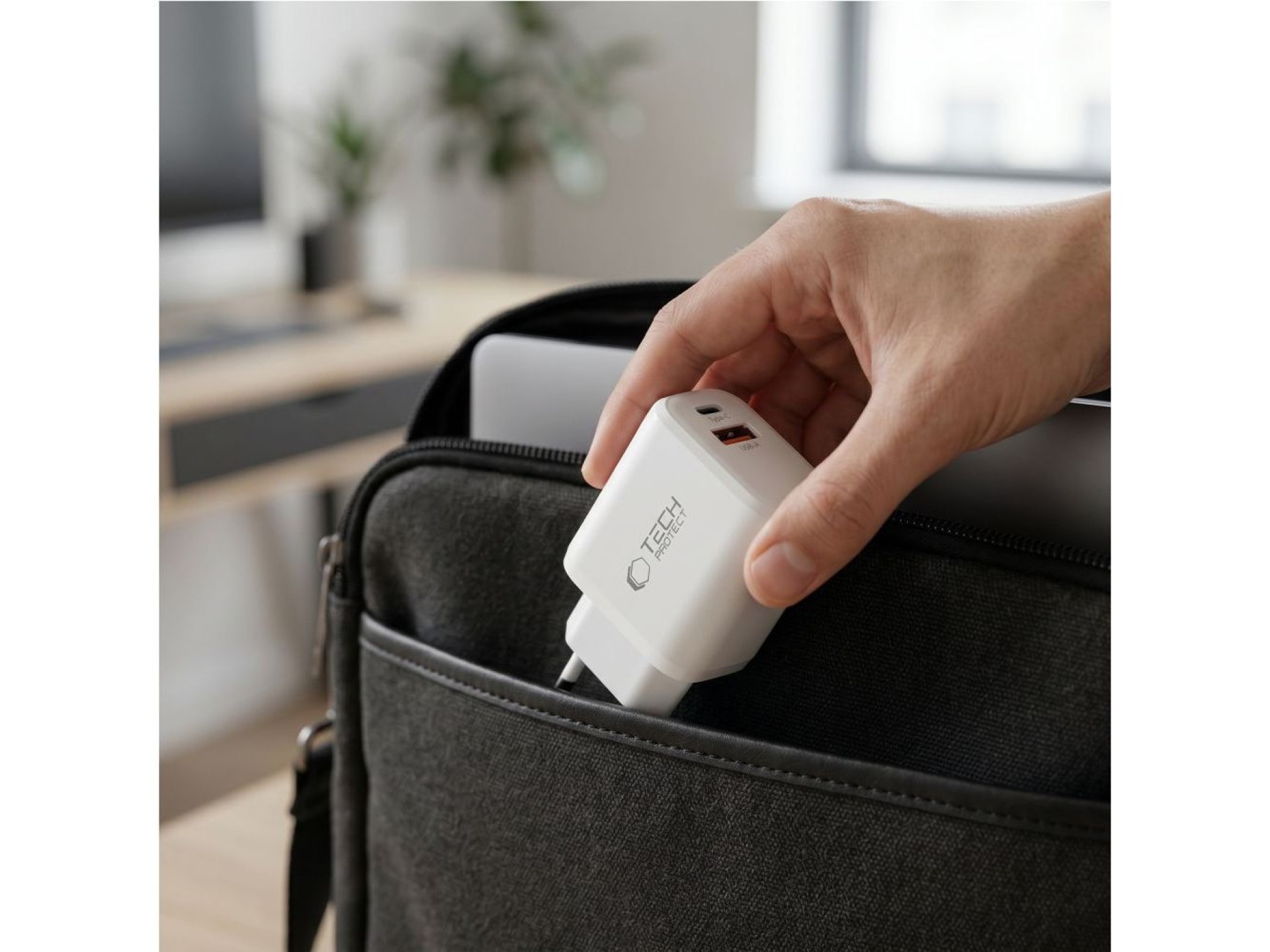 Tech-Protect NCA65W-GAN 2-Port PD 65W / QC3.0 2-Port Wall Charger - White