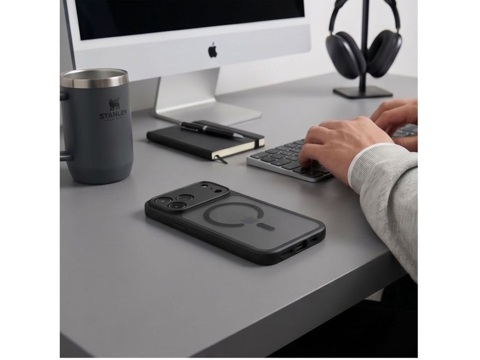 Tech-Protect BasicMag MagSafe Case for iPhone 17 Pro Max / 18 Pro Max - Matte Black