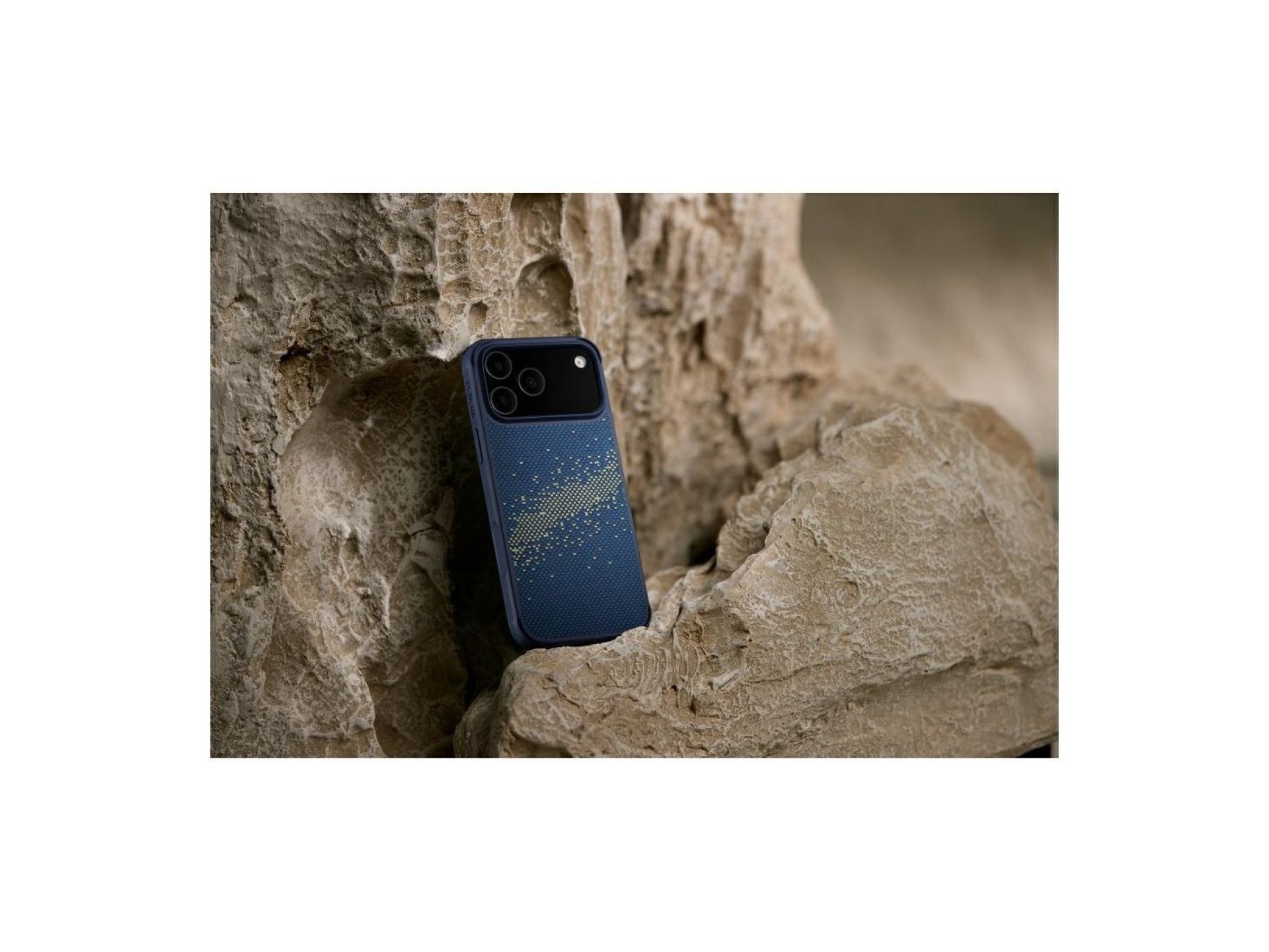 Capa PITAKA StarPeak Aramid ProGuard MagSafe para iPhone 17 Pro Max Via Láctea Galaxy
