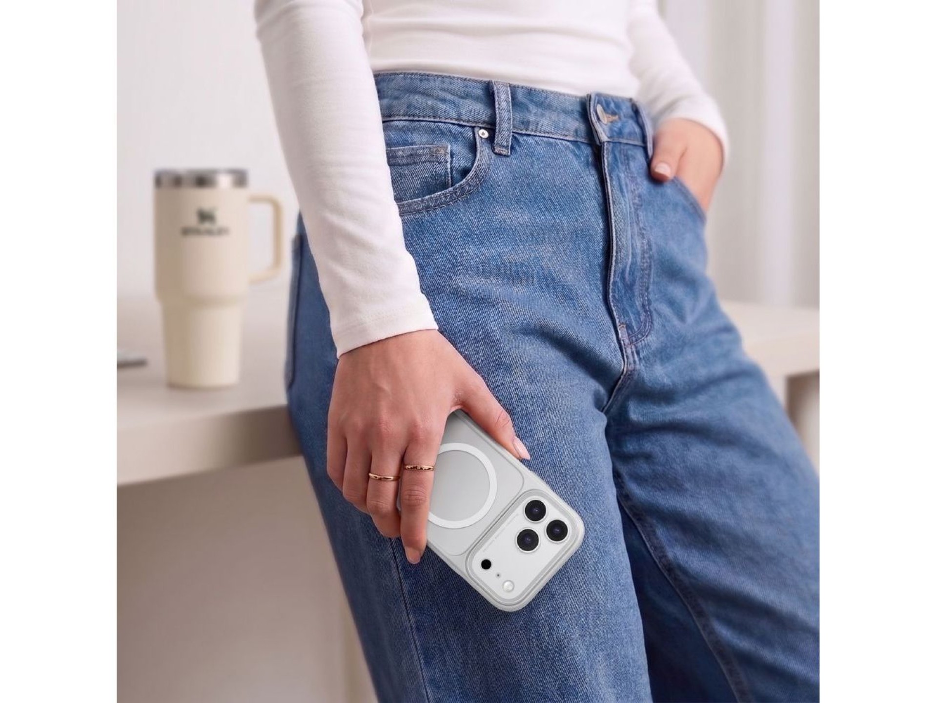 Capa Tech-Protect MagPrime MagSafe CC para iPhone 18 Pro Max / 17 Pro Max - Cinza Fosco