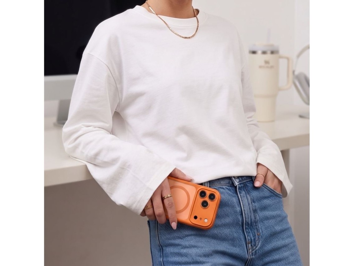 Tech-Protect MagPeak MagSafe CC case for iPhone 18 Pro / 17 Pro - matte orange