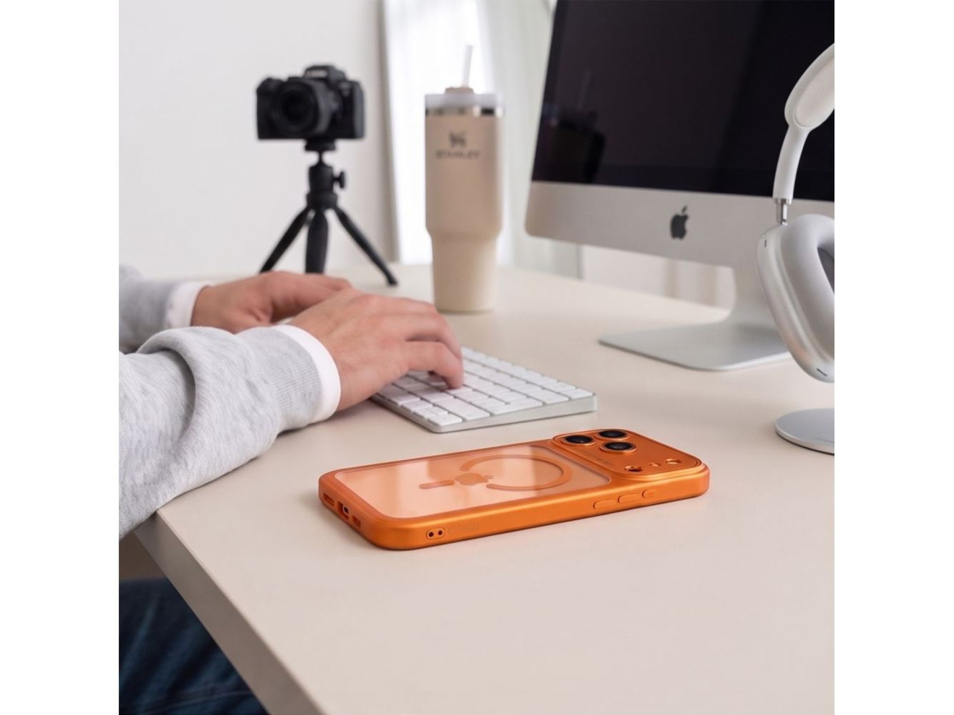 Capa Tech-Protect MagPeak MagSafe CC para iPhone 18 Pro / 17 Pro - Laranja Transparente