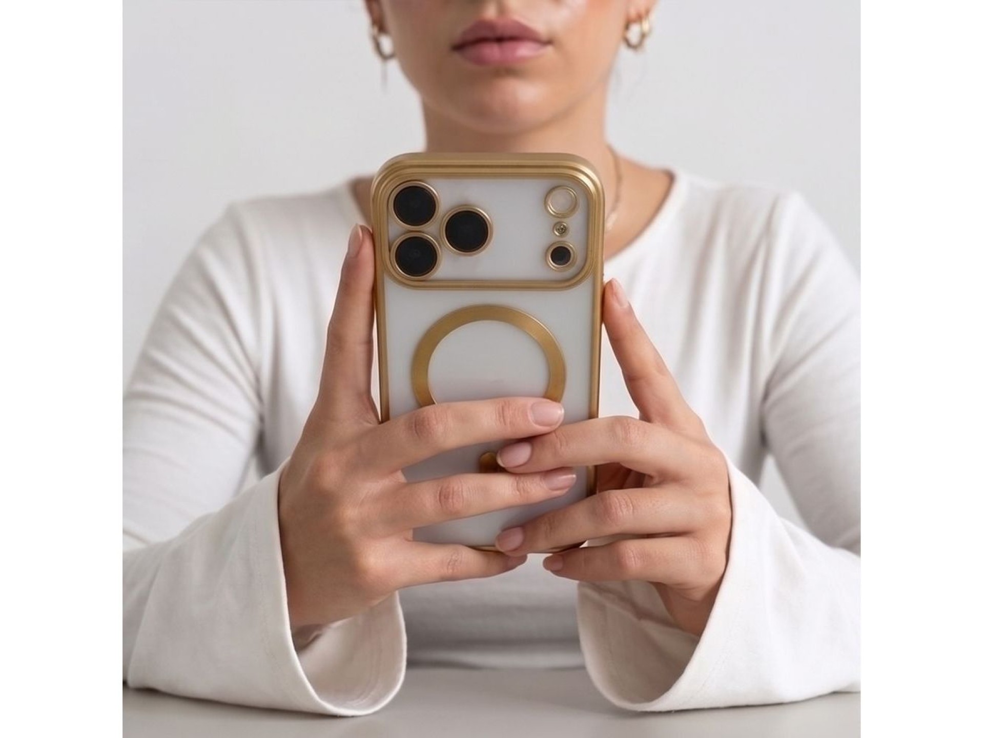 Capa Tech-Protect MagFlex para iPhone 18 Pro / 17 Pro - Dourada