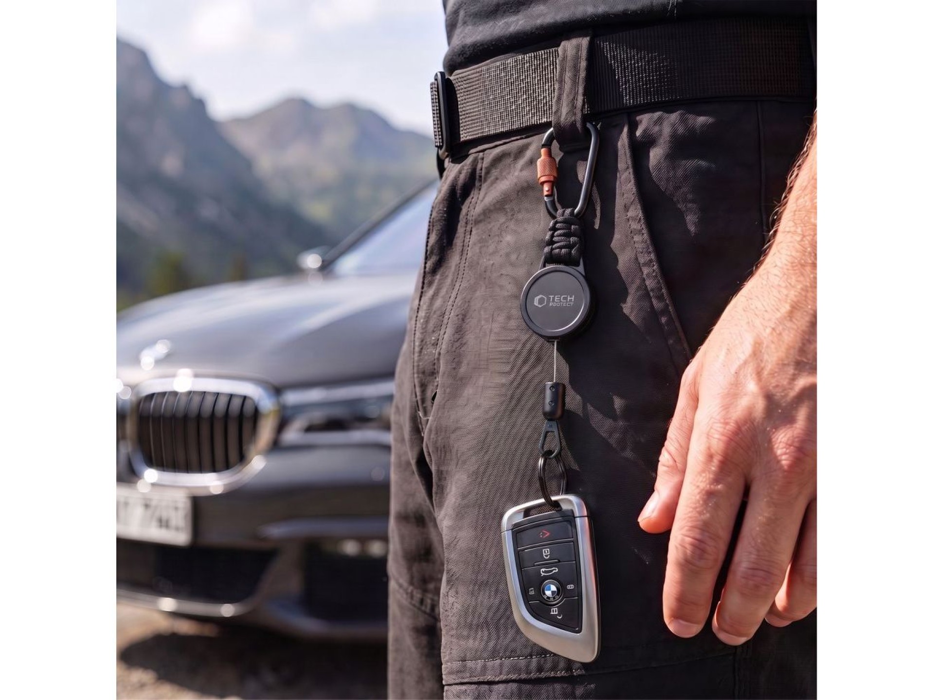 Tech-Protect ATH04 UrbanLoop Lanyard - Black and Orange