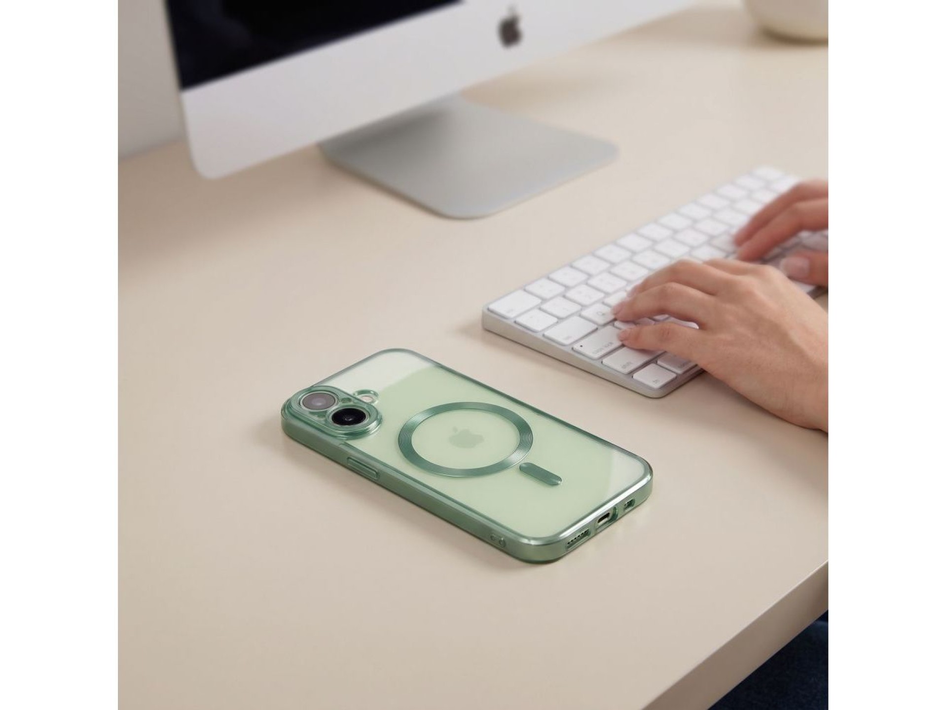 Capa Tech-Protect MagFlex para iPhone 17 - Verde Fosco
