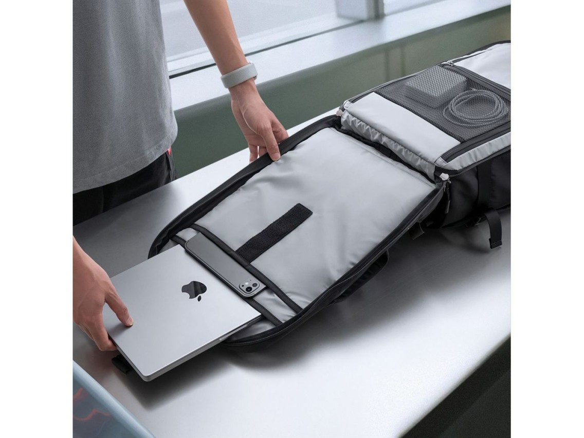 Mochila para port�til Tech-Protect Defender S70 RYANAIR & WIZZAIR de 24 L - Negra