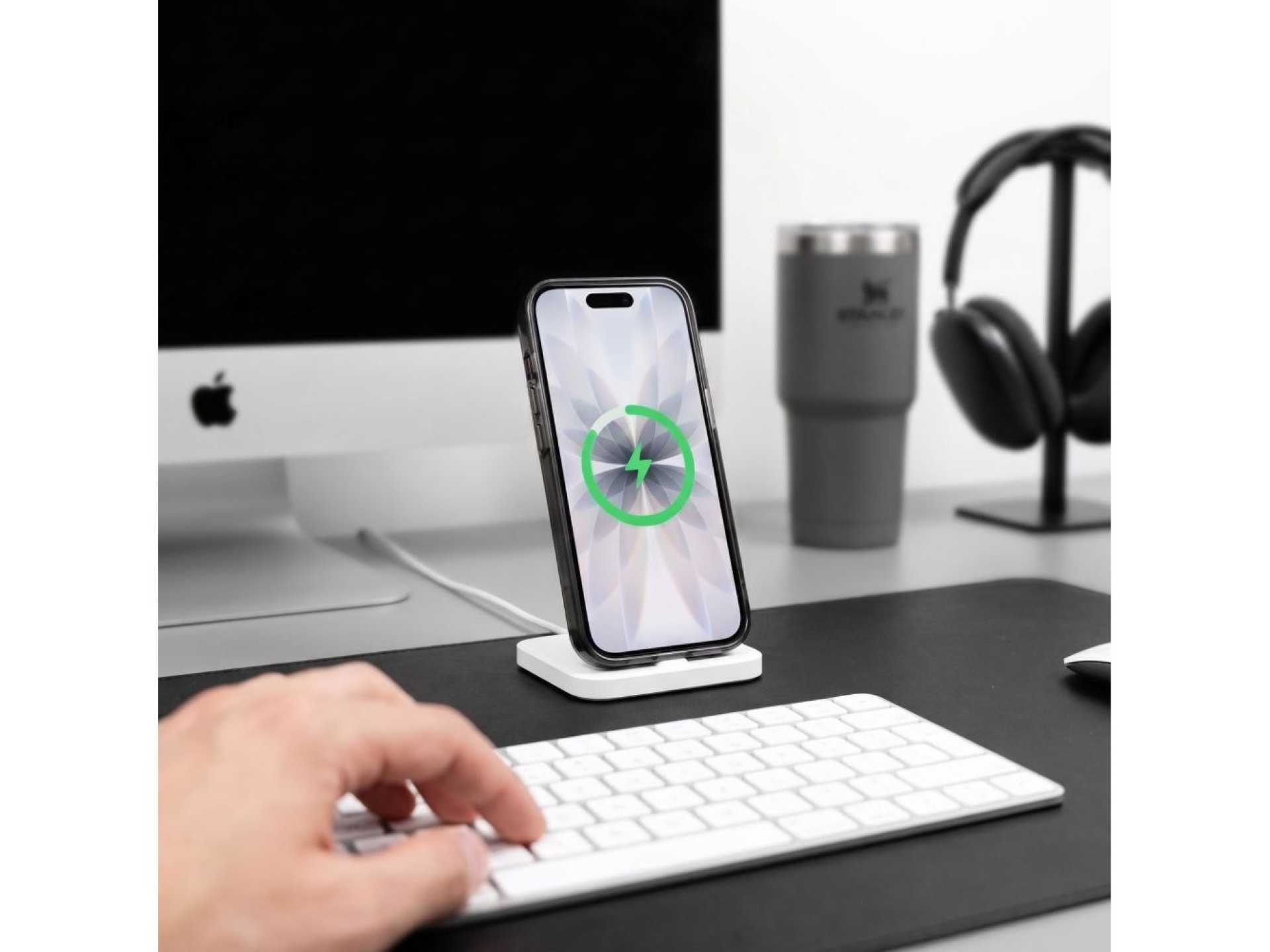Tech-Protect MagZero MagSafe case for iPhone 17 - matte black