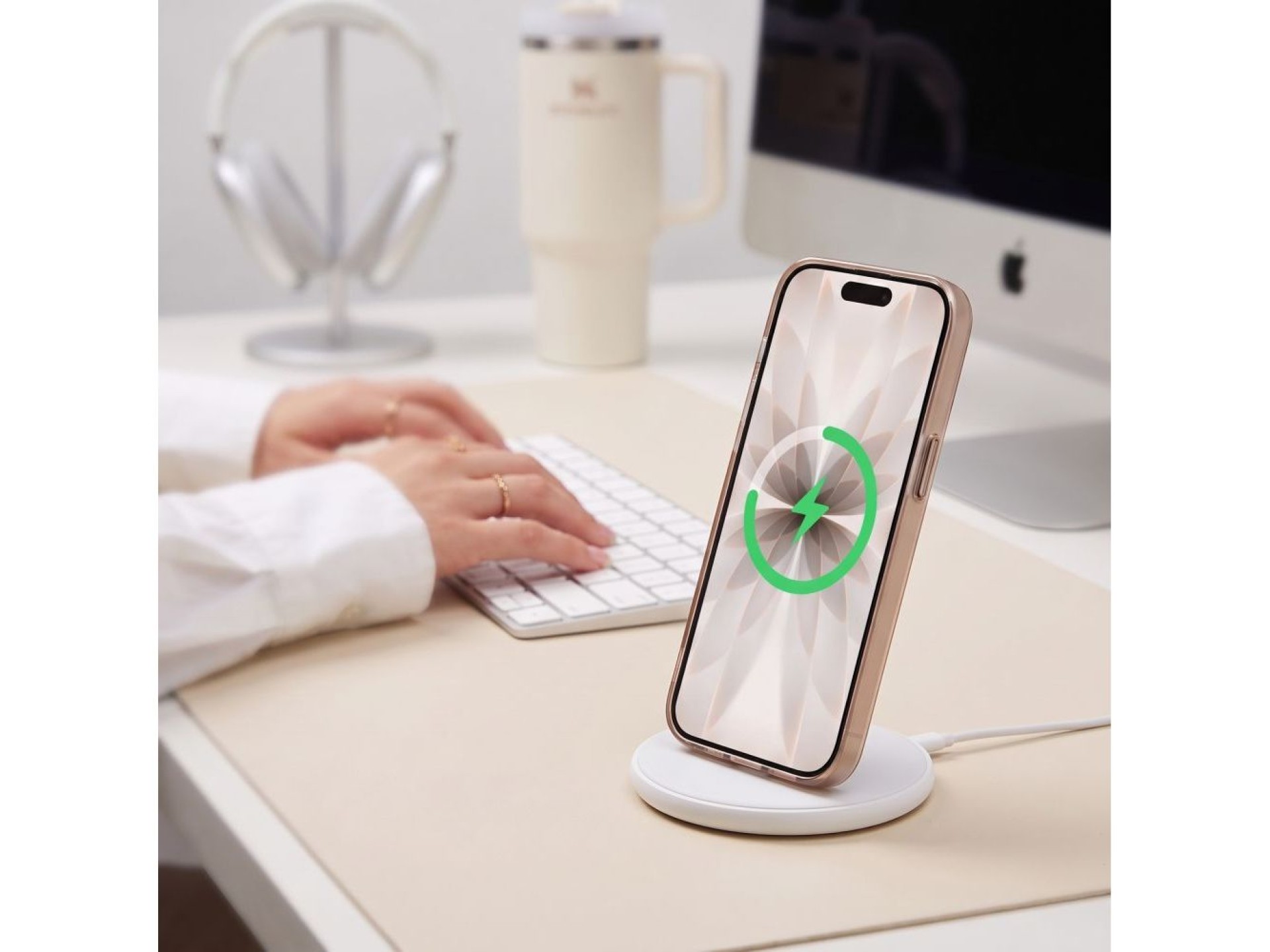 Capa Tech-Protect MagZero MagSafe para iPhone 17 - bege-marrom fosco
