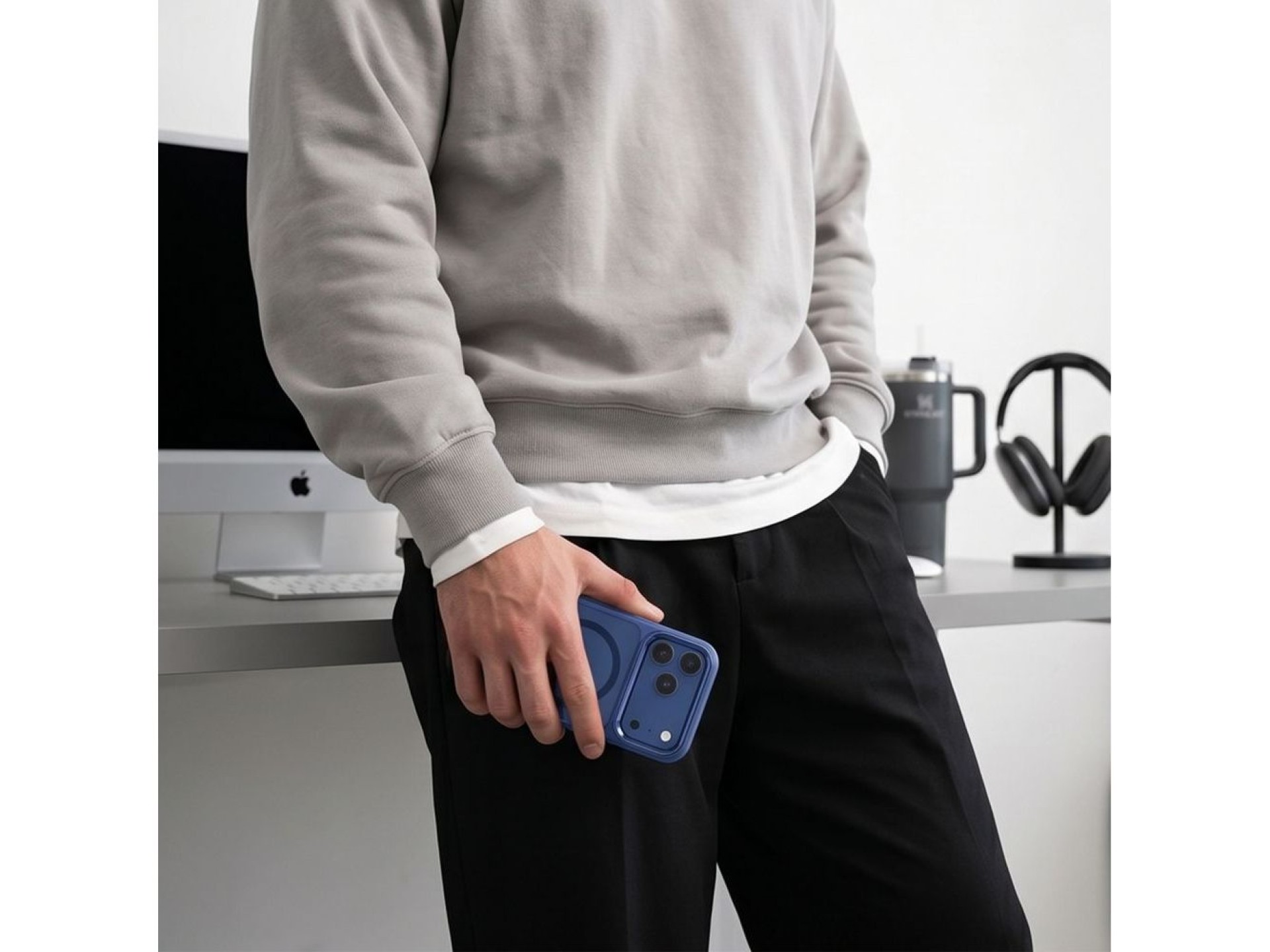 Tech-Protect Magmat Magsafe CC Case for iPhone 17 Pro / 18 Pro - Navy Blue and Transparent