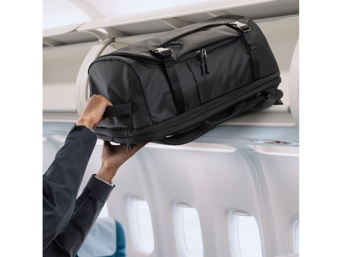 Mochila para port�til Tech-Protect Defender S70 RYANAIR & WIZZAIR de 24 L - Negra