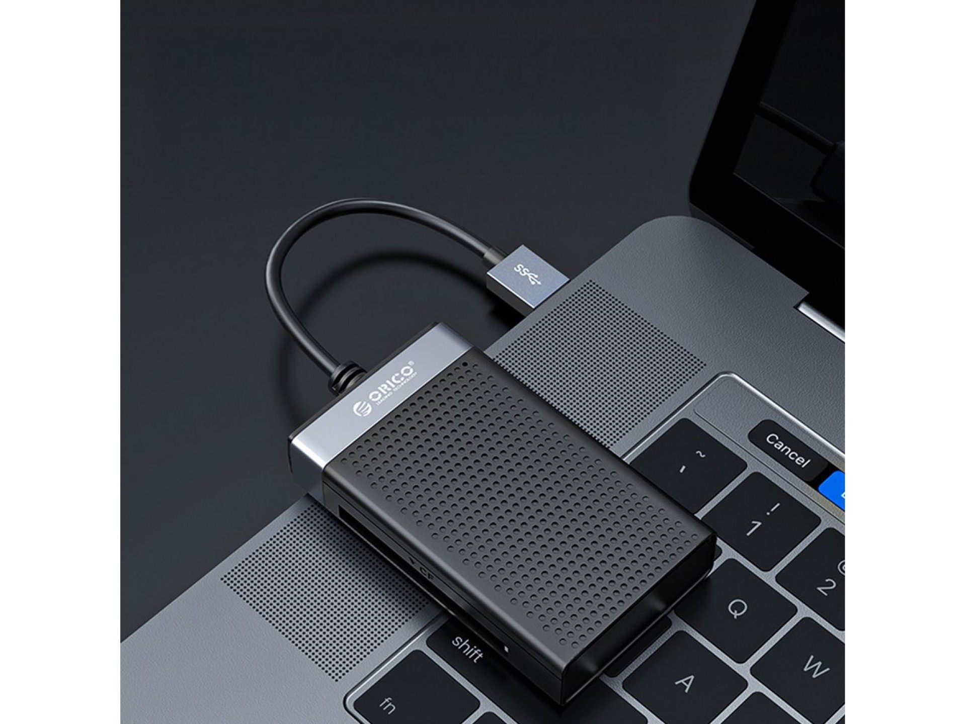 Lector de tarjetas de memoria Orico CL4D-A3 USB-A 3.0 SD microSD CF MS de 5 Gb/s - Negro y plata