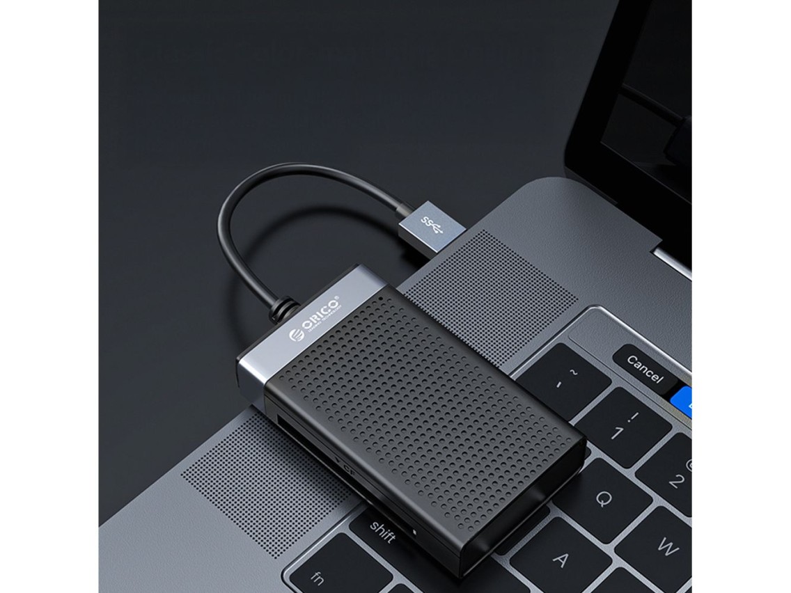 Lector de tarjetas de memoria Orico CL4D-A3 USB-A 3.0 SD microSD CF MS de 5 Gb/s - Negro y plata