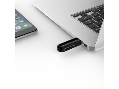 Lector de tarjetas de memoria SD y microSD Orico CRS21 USB 3.0 - negro Lector de tarjetas de memoria SD y microSD Orico CRS21 USB 3.0 - negro