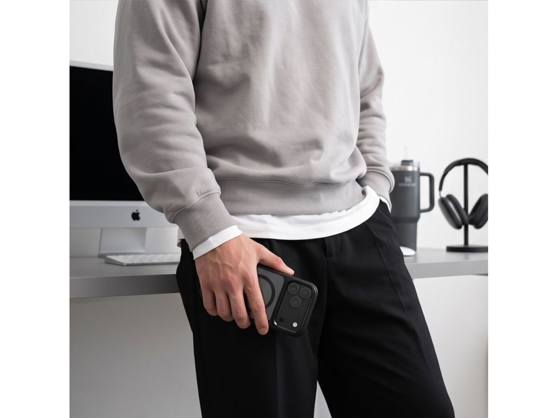Funda Tech-Protect Magmat MagSafe CC para iPhone 17 Pro Max / 18 Pro Max - Negro transparente