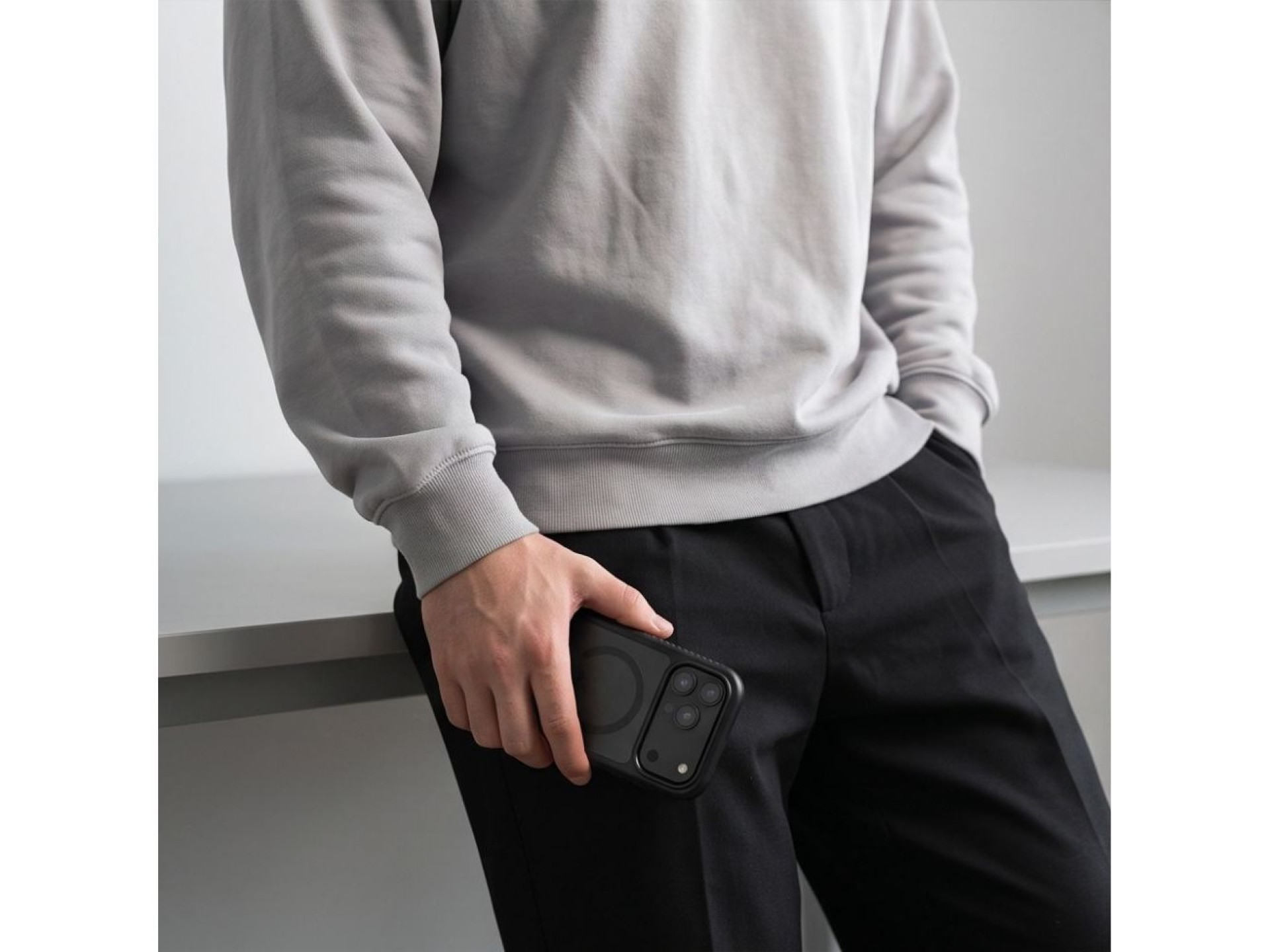 Capa Tech-Protect Defense MagSafe para iPhone 17 Pro / 18 Pro - Preto Fosco