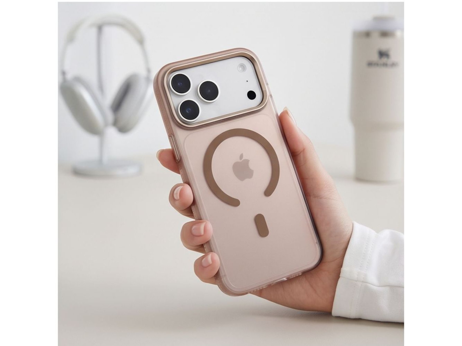 Tech-Protect MagZero MagSafe case for iPhone 17 Pro / 18 Pro - brown matte