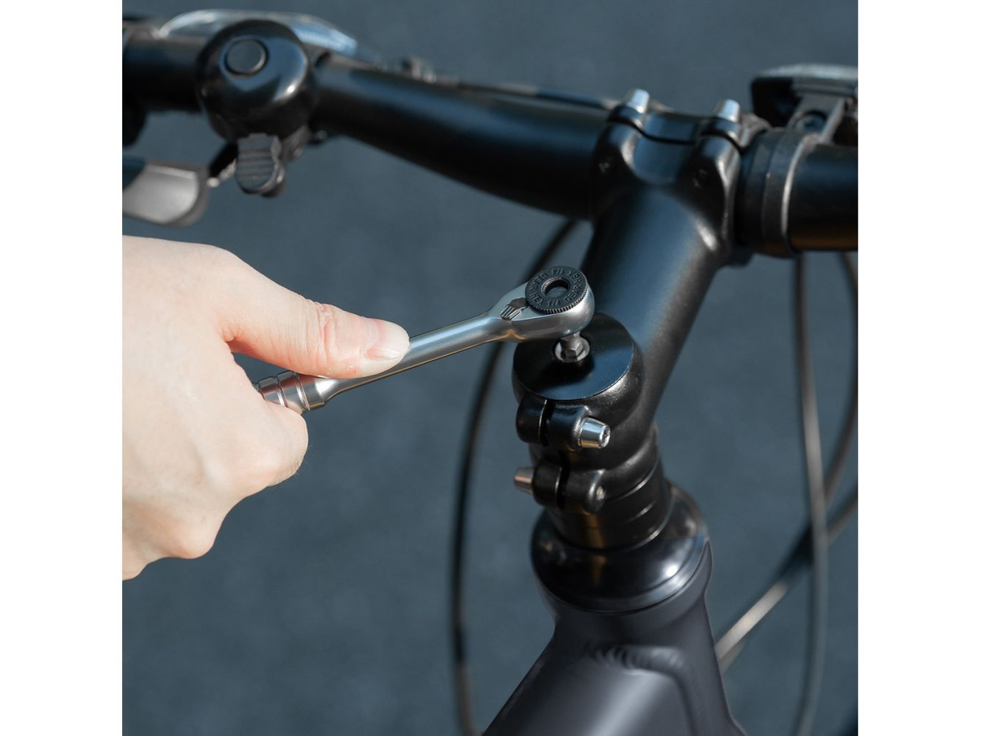 Rockbros Multitool Bicycle Tool Set with Ratchet Wrench and Tire Levers - Black