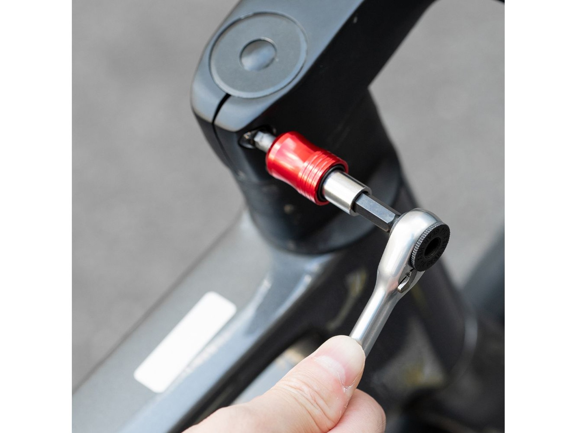 Rockbros Multitool Bicycle Tool Set with Ratchet Wrench and Tire Levers - Black