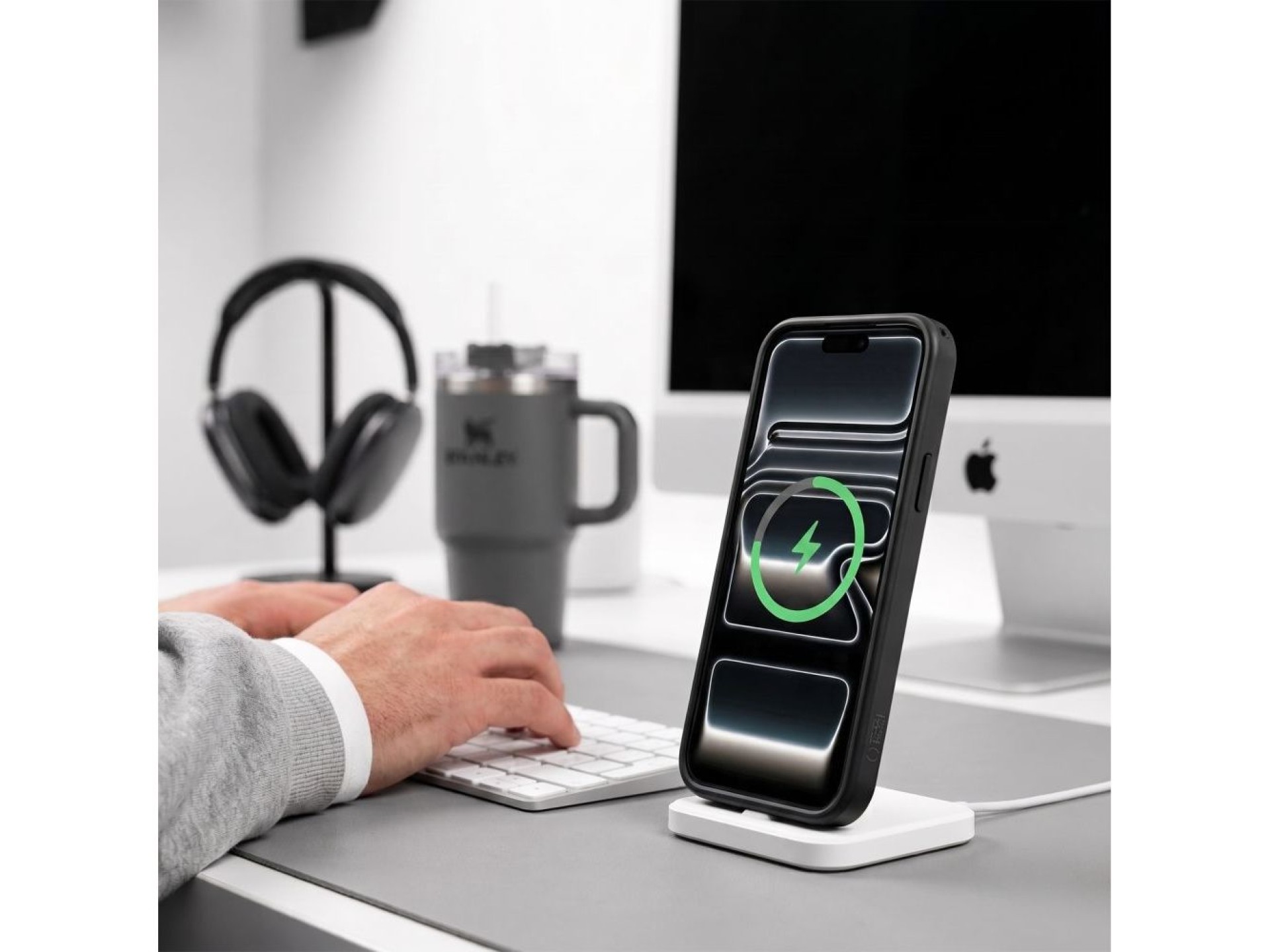 Funda Tech-Protect Magmat MagSafe CC para iPhone 18 Pro / 17 Pro - Negro mate