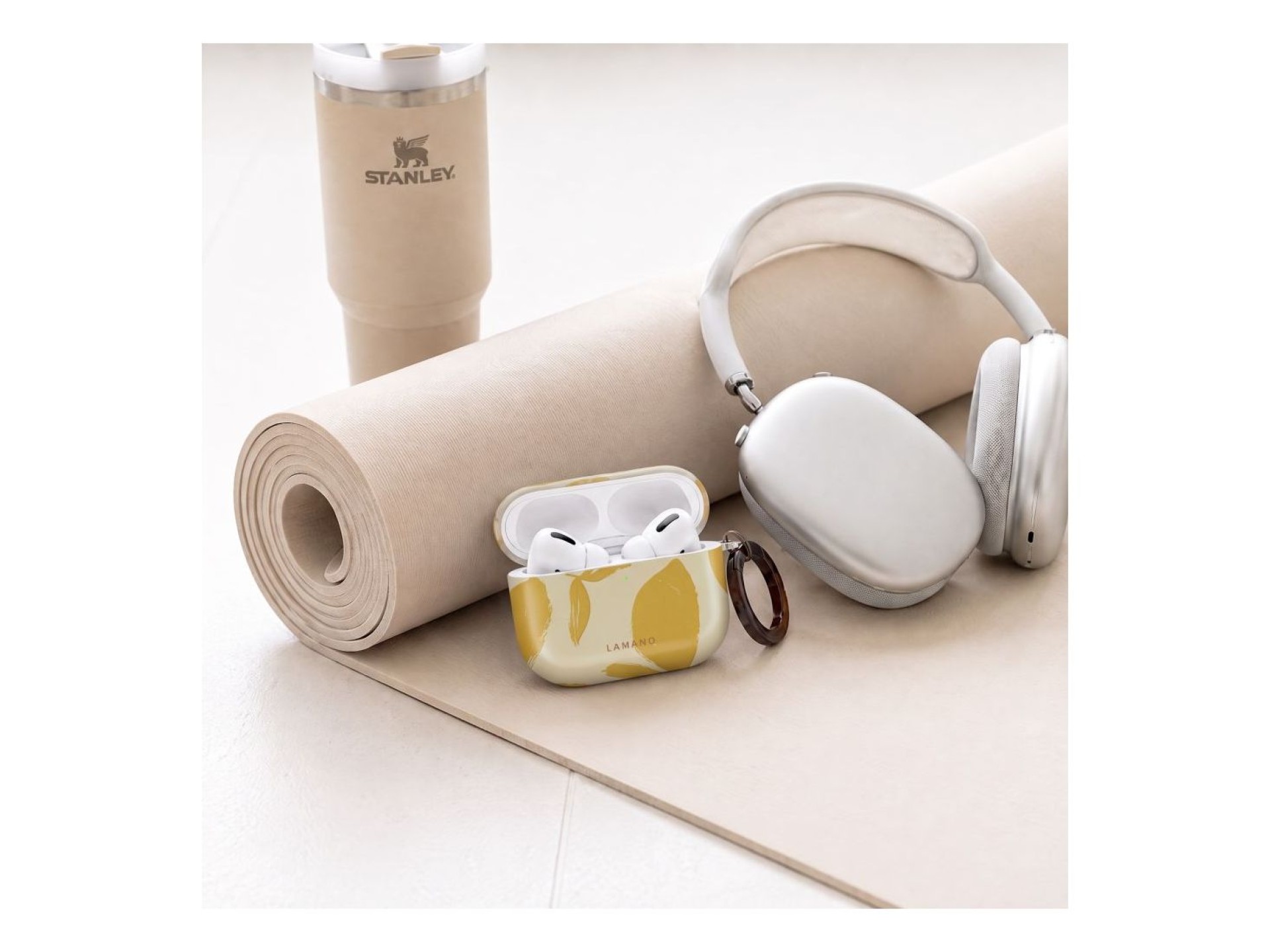 Funda Lamano Tech-Protect para AirPods Pro 3 - Amarilla y blanca