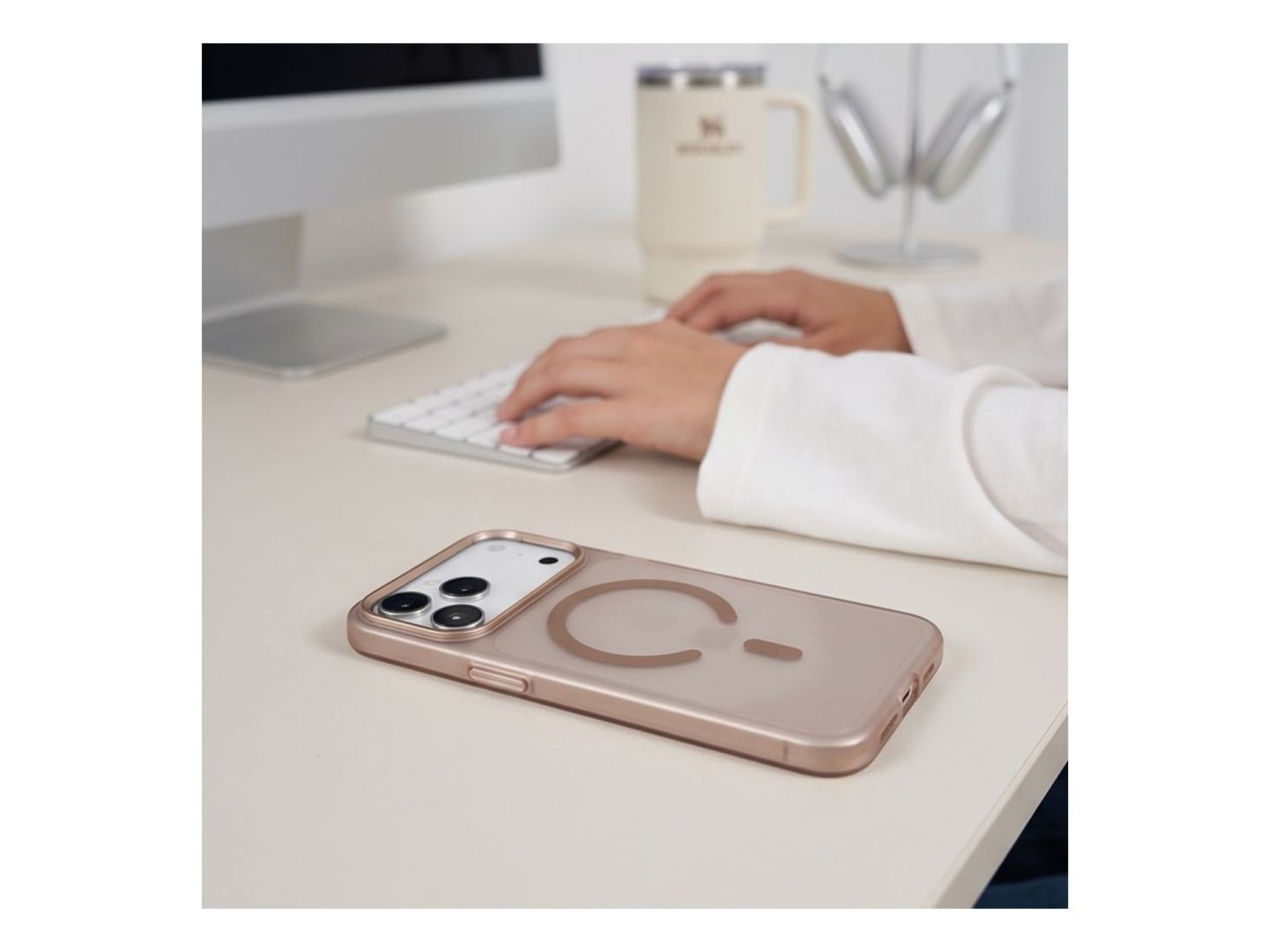 Capa Tech-Protect MagZero MagSafe para iPhone 17 Pro Max / 18 Pro Max - Castanho Mate