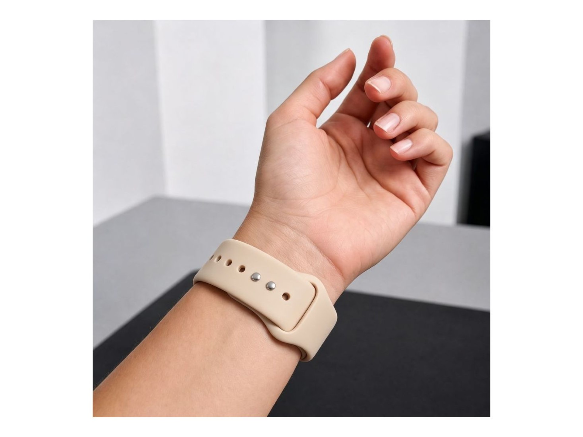 Tech-Protect Silicone Strap for Apple Watch 44 / 45 / 46 / 49 mm - Beige