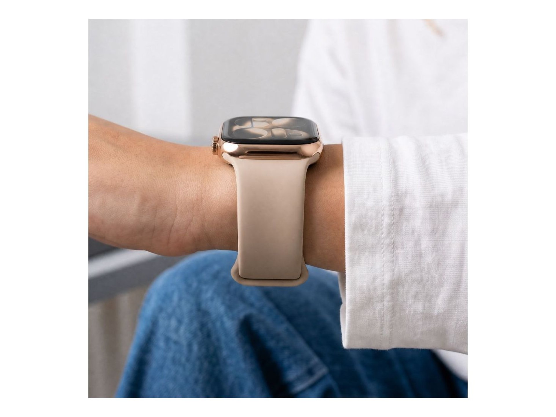 Tech-Protect Silicone Strap for Apple Watch 44 / 45 / 46 / 49 mm - Beige