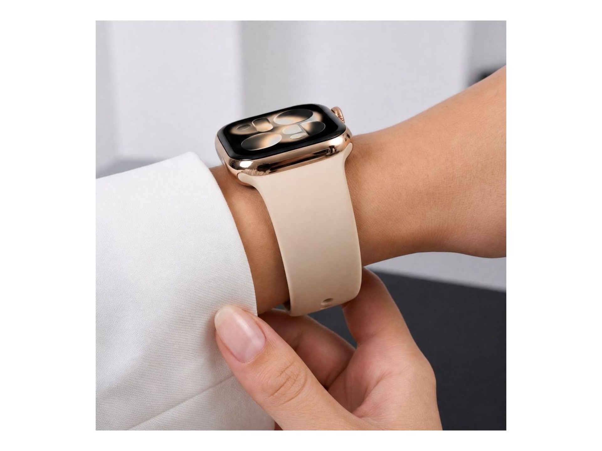 Tech-Protect Silicone Strap for Apple Watch 44 / 45 / 46 / 49 mm - Beige