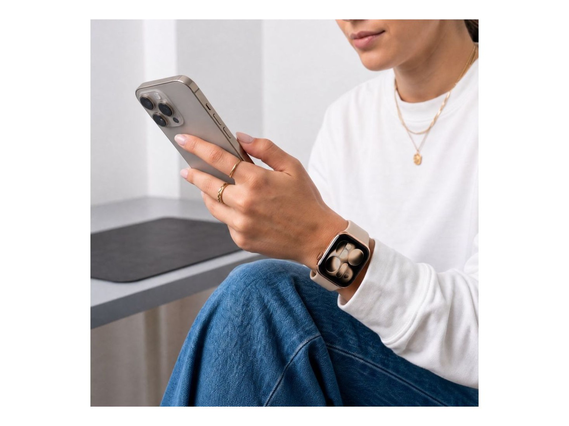 Tech-Protect Silicone Strap for Apple Watch 44 / 45 / 46 / 49 mm - Beige