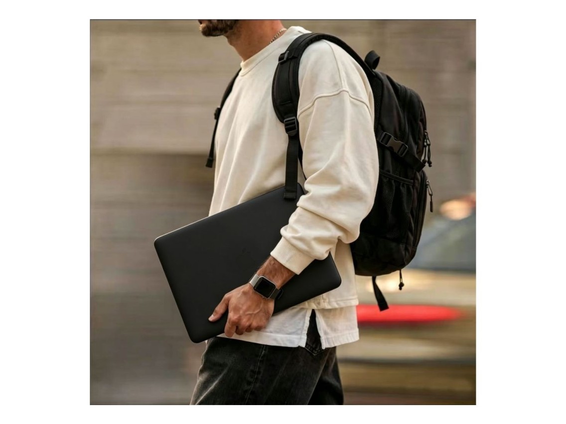 Funda protectora Tech-Protect Softshell para MacBook Air 15 2023 / 2024 / 2025 / 2026 - Negro mate