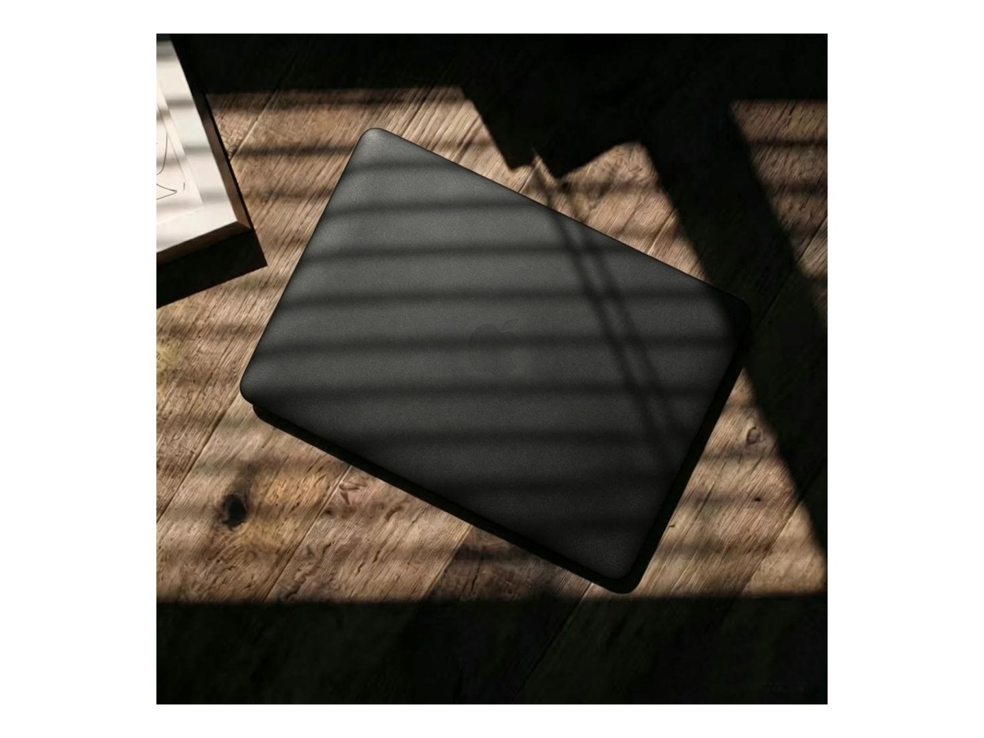 Funda protectora Tech-Protect Softshell para MacBook Air 15 2023 / 2024 / 2025 / 2026 - Negro mate